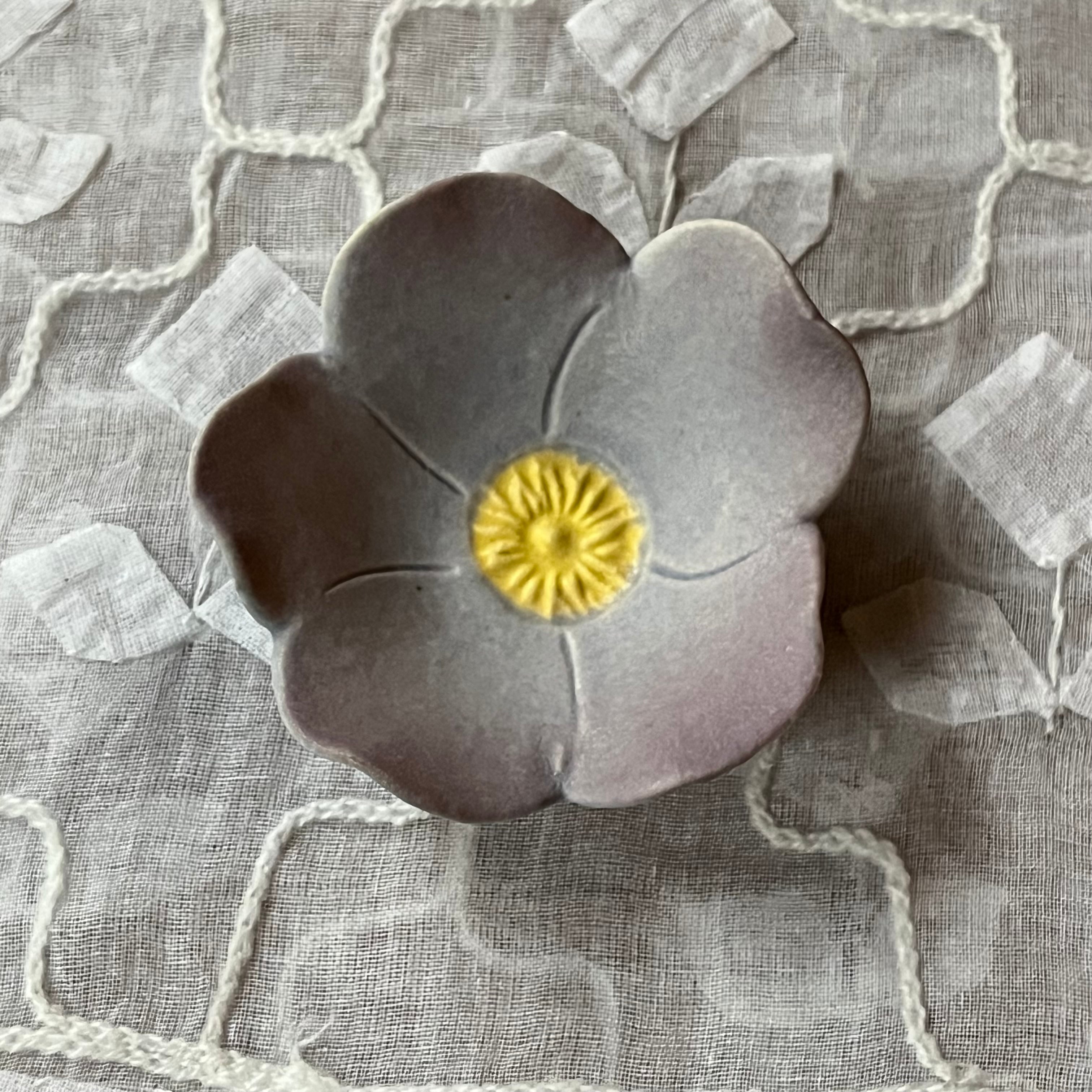 花豆皿(幅7cm)野の花 パープル | TSUNE;田中恒子の器 オンラインストア