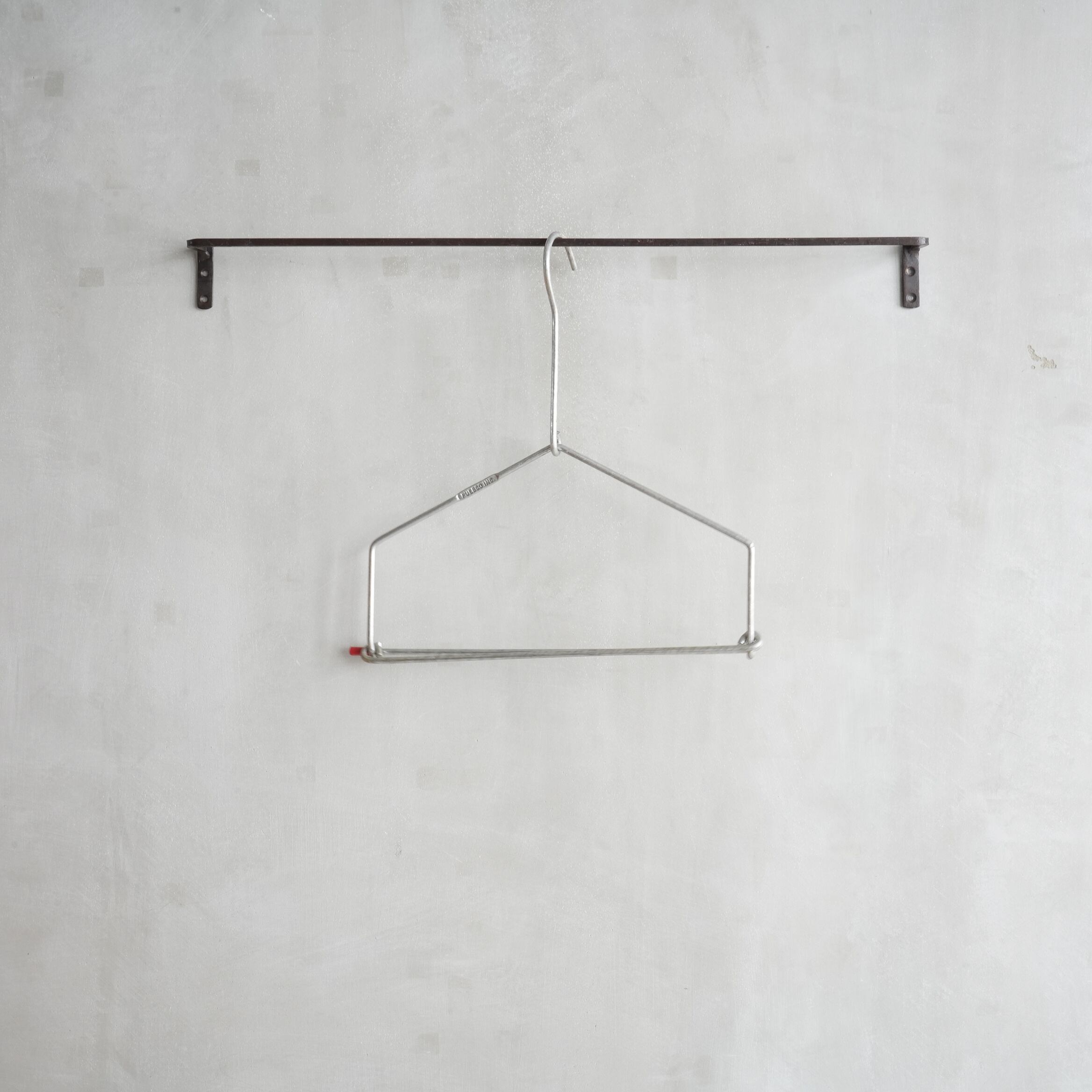 PAPER TOWEL HANGER LAND Lifestyle Shop