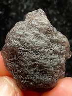2) アグニマニタイト原石(小)