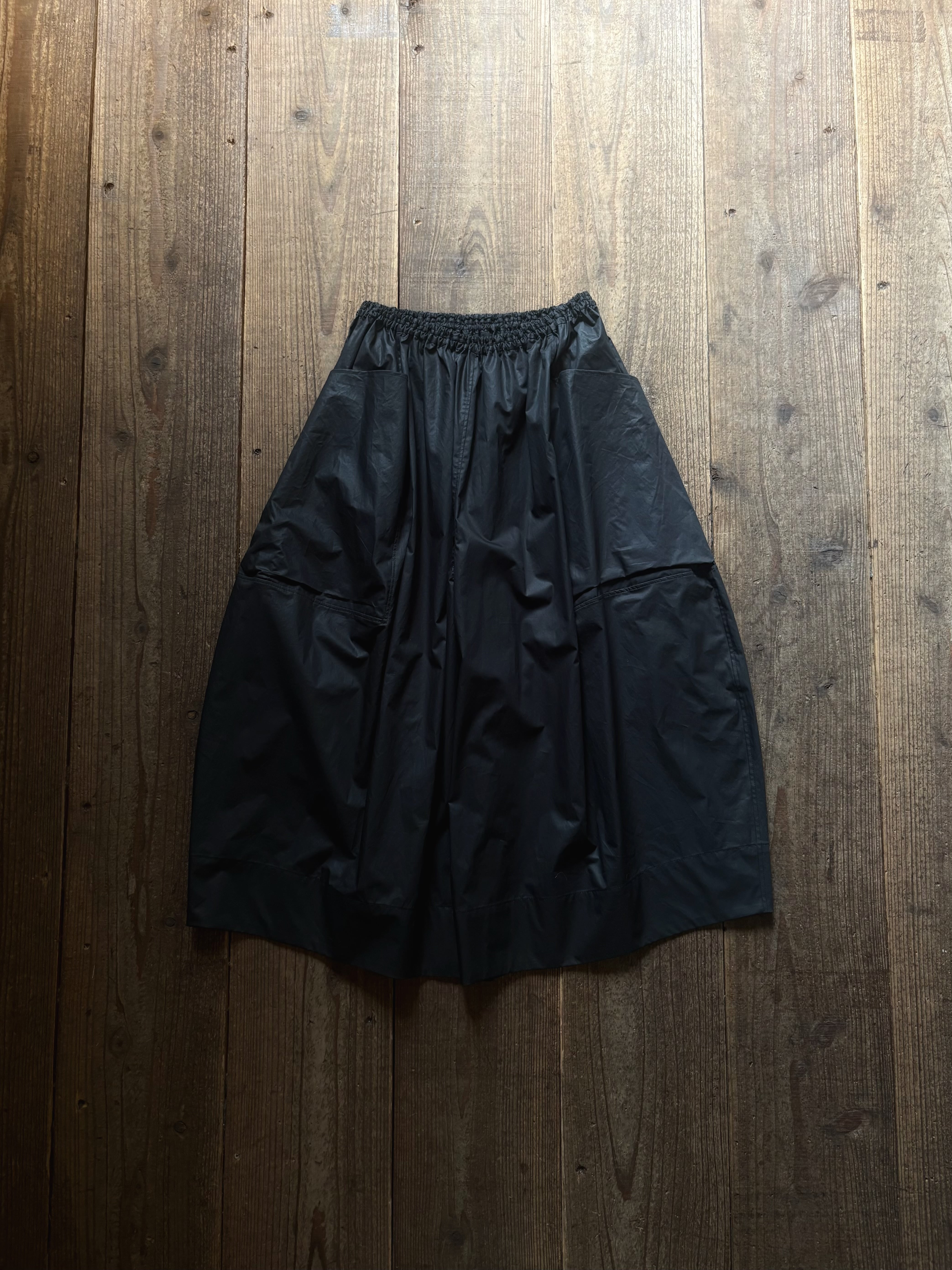 TENNE HANDCRAFTED MODERN big pocket culottes black | TALE COCOON