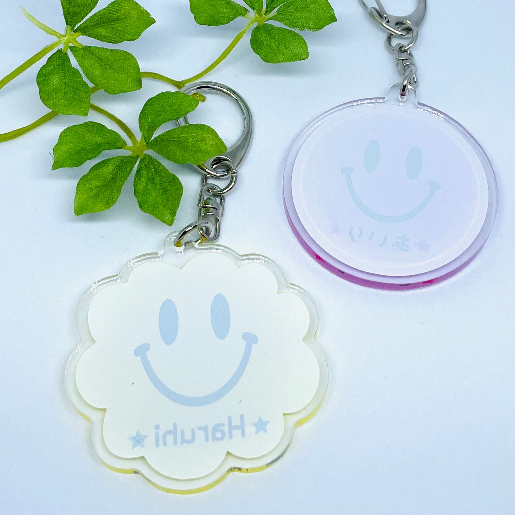 名入り＊スマイルキーホルダー】アクリル 名札 お揃い ペア カップル ...