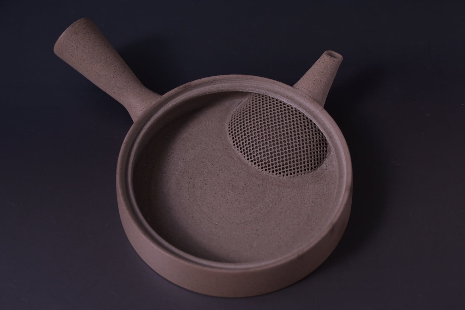 伊藤成二 極平型大地藻掛け急須(中) | 鎌倉倶楽部 茶寮 伊藤成二 極平型大地藻掛け急須(中) | 鎌倉倶楽部 茶寮