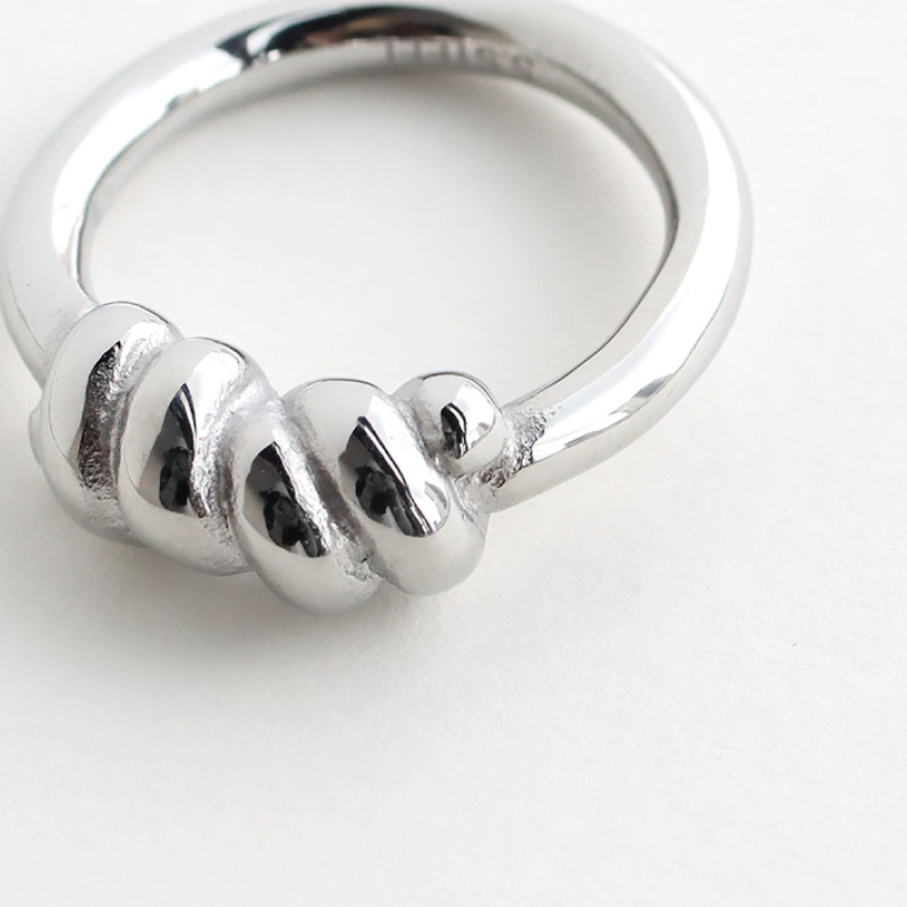 【ネコポス便】リング コルネリング 指輪 金属アレルギー サージカルステンレス 11号 13号 16号つけっぱなし 金アレ対応 ラッピング ギフト レディース プレゼント 女性 大きめ ゴールド シルバー ボリューム 18k 18金 2133