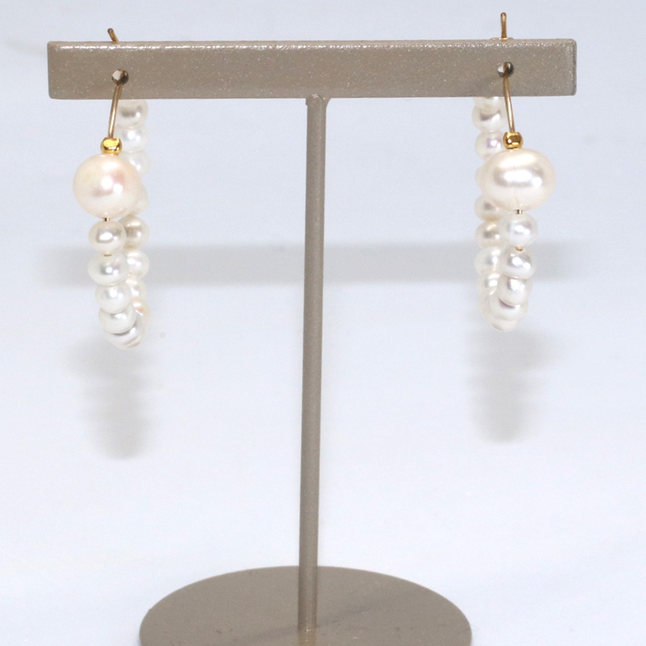 どんな場面でも活躍するアイテム！淡水パール フープ ピアス mm1021