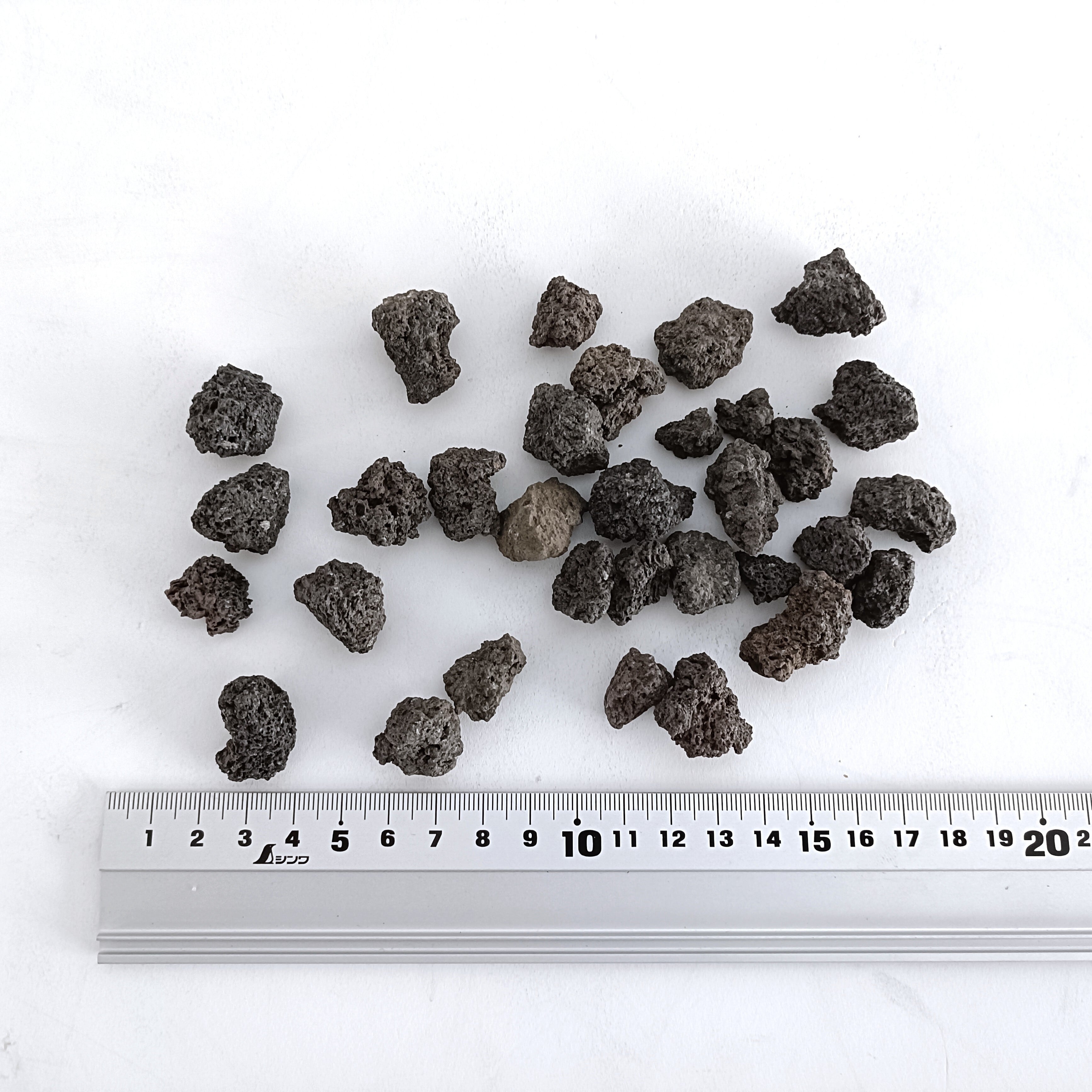 鉢形溶岩石 溶岩石 SSサイズ（1〜2㎝）100g【レイアウト用】 | 苔テラリウム専門