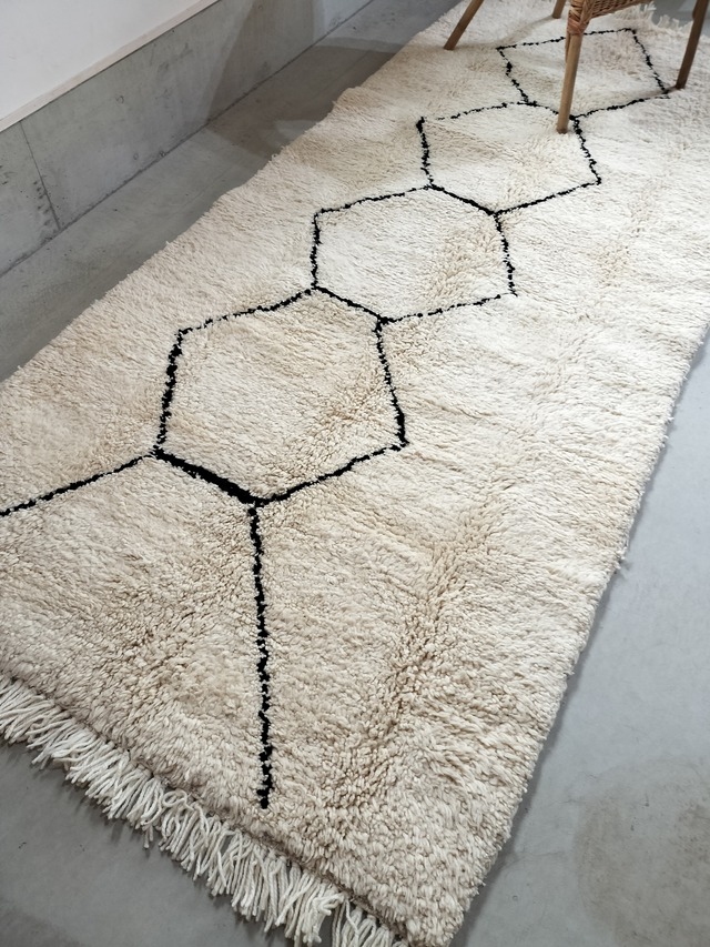 Moroccan rug 272✕122cm No.435