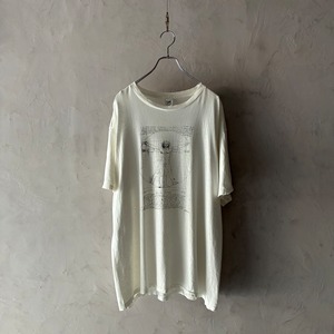 -Leonardo da Vinci- 90's Vitruvian Man T-shirt