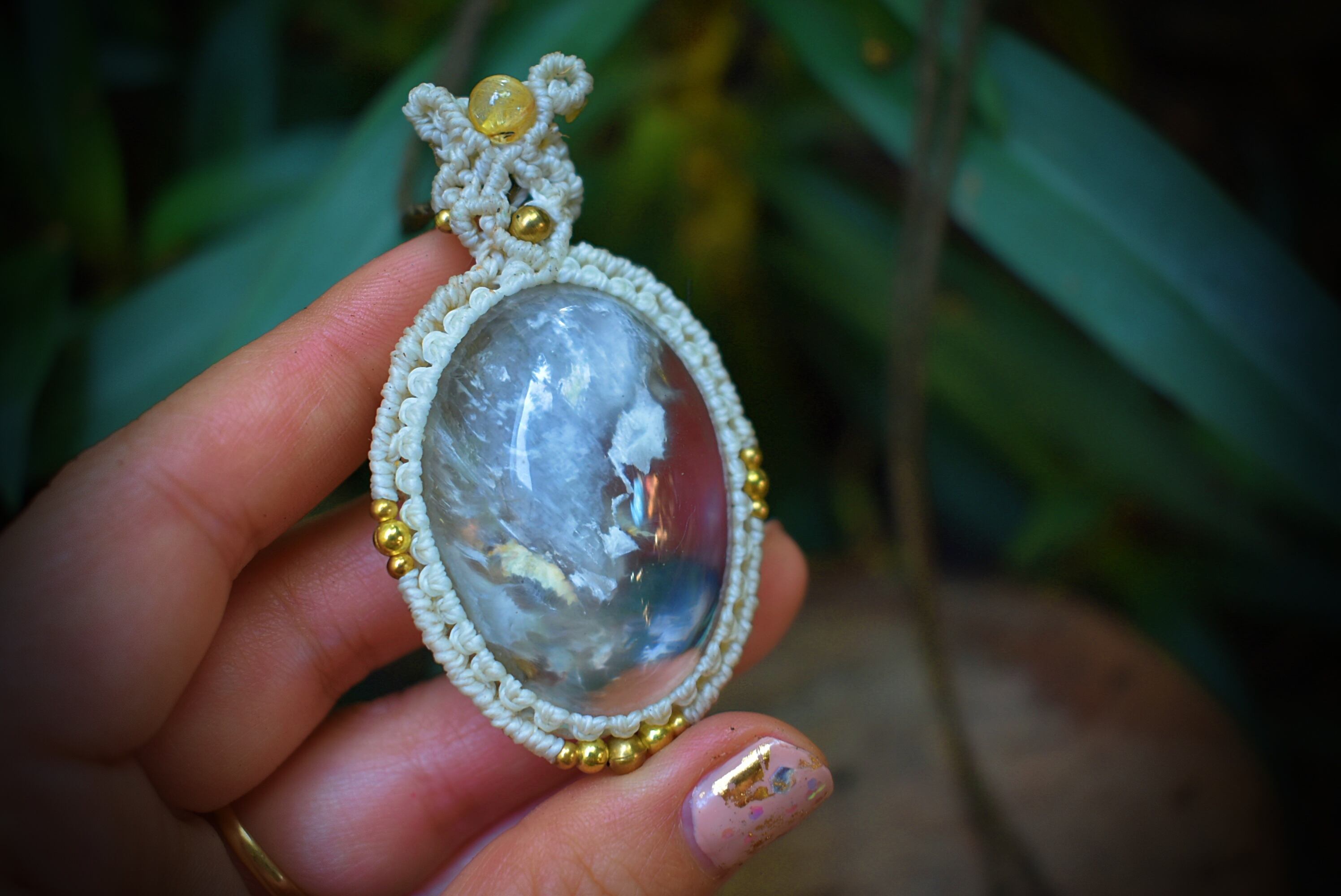 幸せしるし★大粒★ホワイトガーデンクォーツ マクラメペンダント