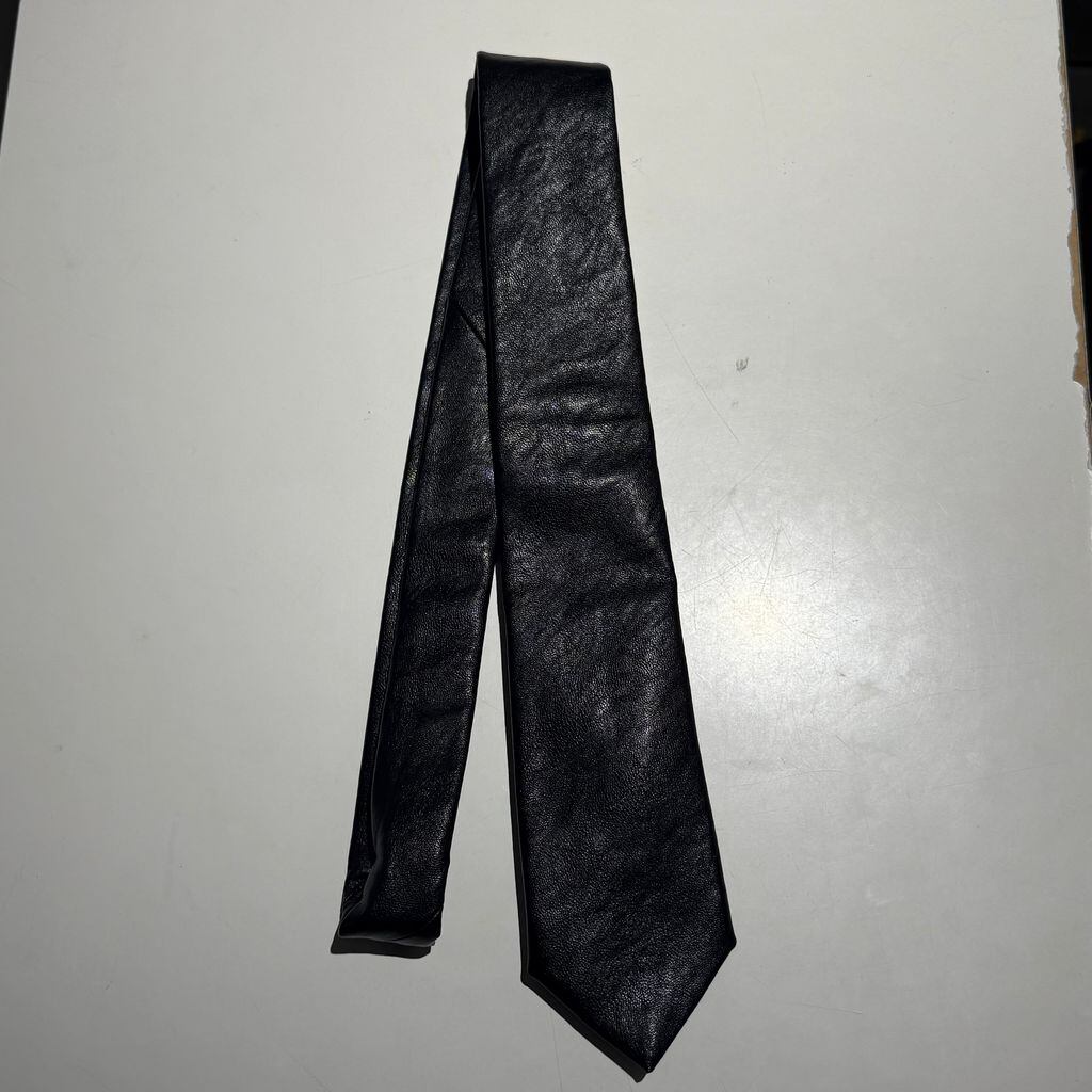 【OUR LEGACY(アワーレガシー)】TIE FAKE LEATHER OUR LEGACY(アワーレガシー)】TIE FAKE LEATHER 【公式通販】
