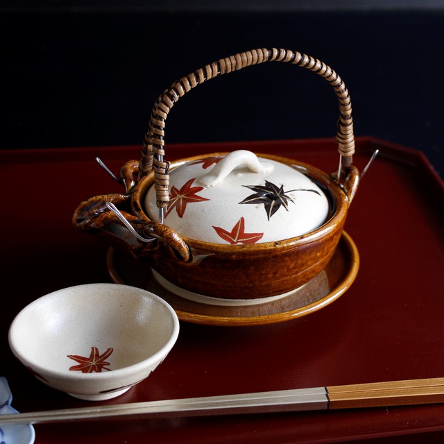 紅葉尽くし　土瓶蒸し　飴釉