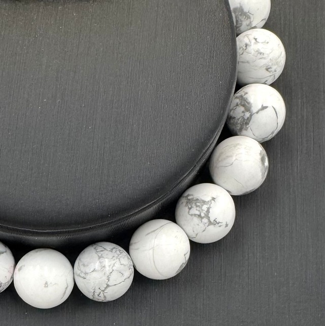 (00521)ハウライト　ホワイトマグネサイト　Howlite　ラウンドボール　8mm  ブレスレット