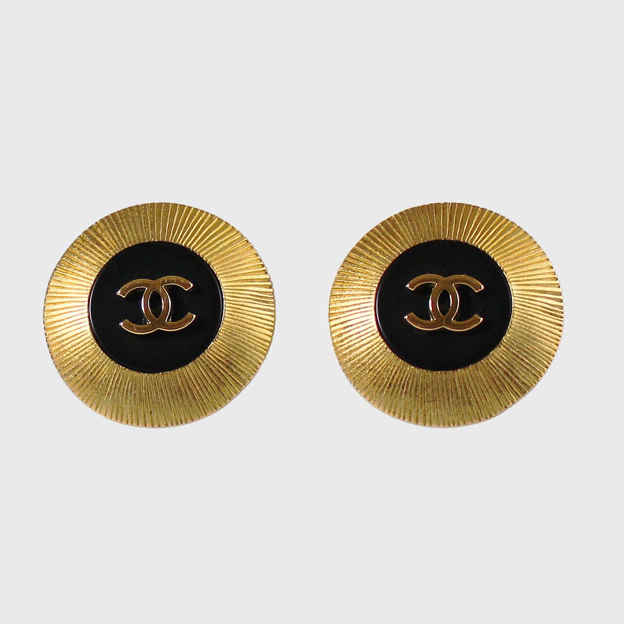 CHANEL】ヴィンテージ イヤリング ココマーク ゴールド×ブラック CHANEL】ヴィンテージ イヤリング ココマーク ゴールド×ブラック