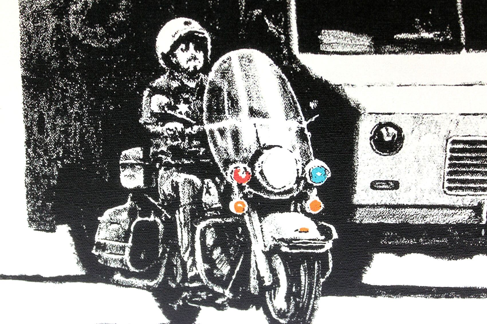 新品 バンクシー BANKSY ドーナツ トラック 護送車 ポリス警護 パーカー 新品 バンクシー BANKSY ドーナツ トラック 護送車 ポリス警護
