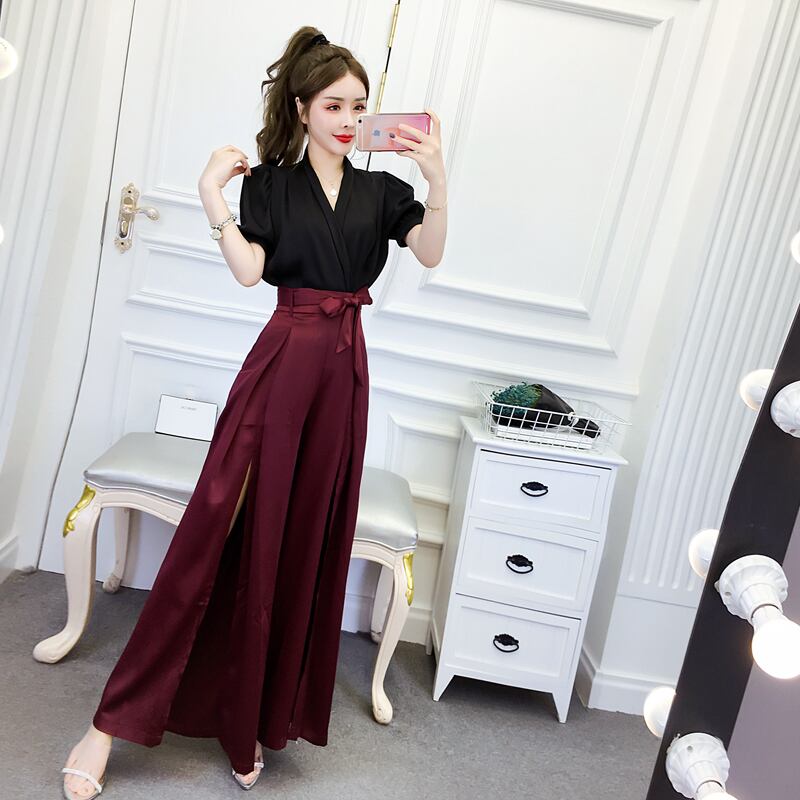 セットアップ フレアパンツ ワイドパンツ ロング ロング丈 レギュラー丈 半袖 パフスリーブ Vネック カシュクール ルーズ フレア ワイド リボン ベルト スリット ハイウエスト 前開き 薄手 かわいい 大人可愛い シンプル 大人 おしゃれ お洒落 レトロ 個性的 無地 春 夏 秋 冬 オールシーズン シーズンレス 10代 20代 30代 レディース 学生 通学 デート お出かけ 公園デビュー 女子会 休日 パーティー イベント ショッピング 着回し 普段使い 重ね着 楽ちん L XL ブラック レッド