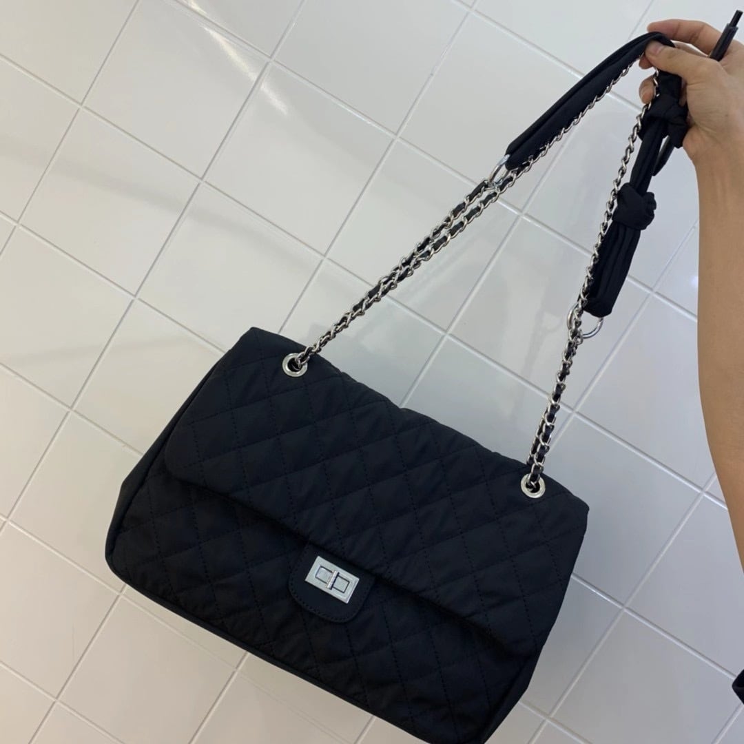 キルティングチェーンバッグ