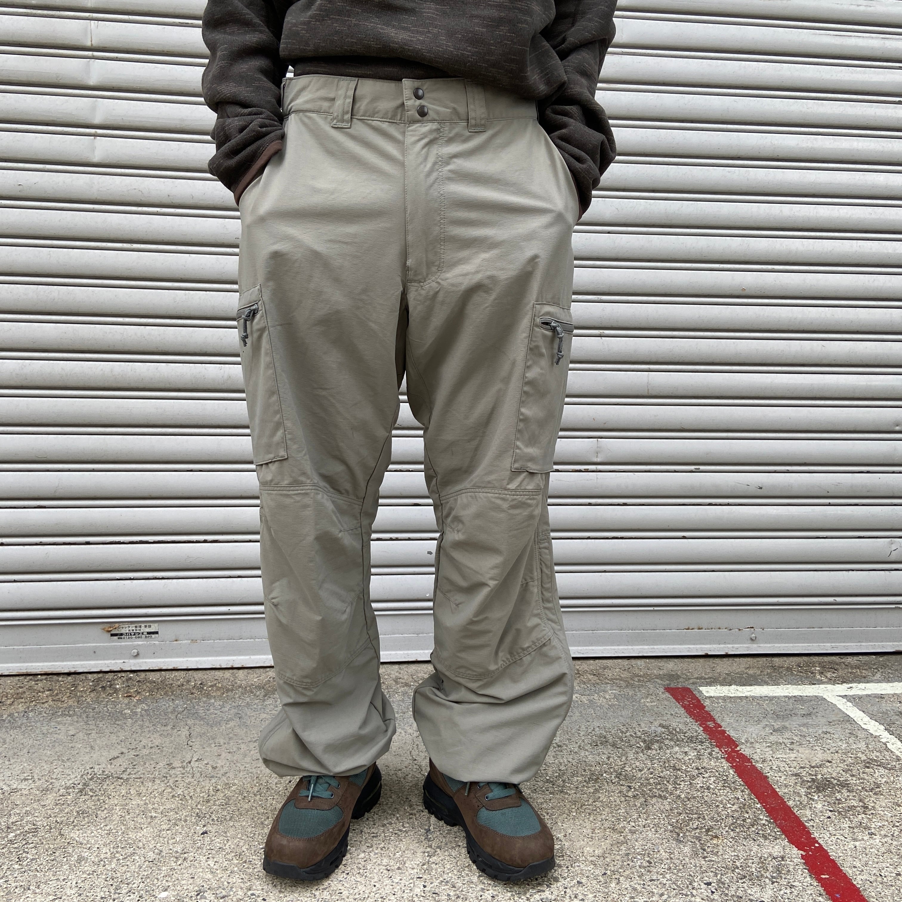 送料無料』Patagonia MARS PCU Level5 ソフトシェルパンツ M-R | 古着