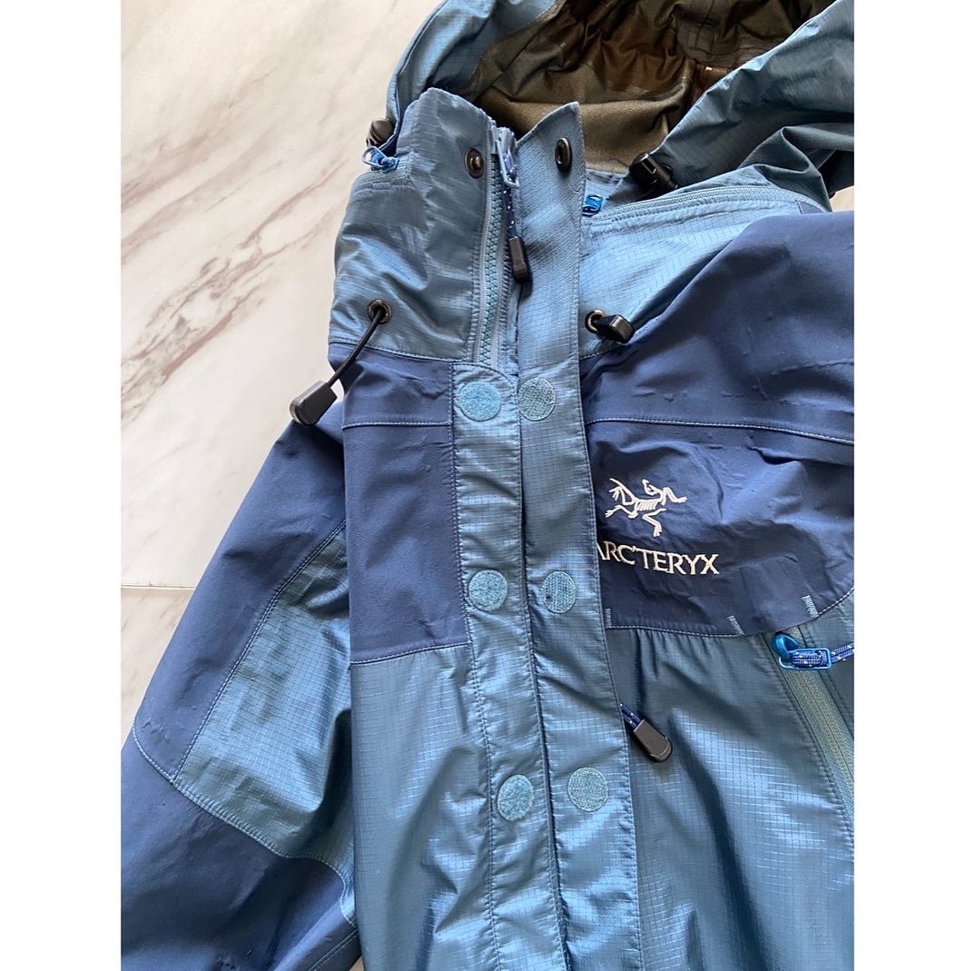 90s 初期 made in canada ARC'TERYX⁡ light blue Theta LT jacket