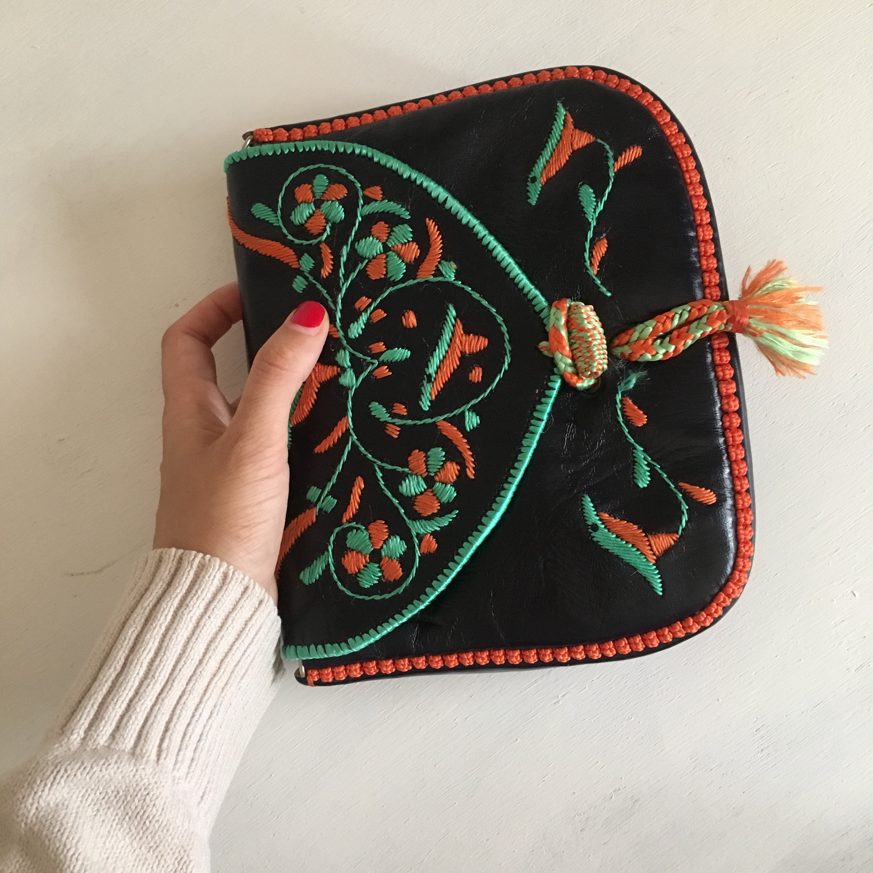 鳥の刺繍のバッグ マチあり モロッコ ポシェット クラッチやショルダー