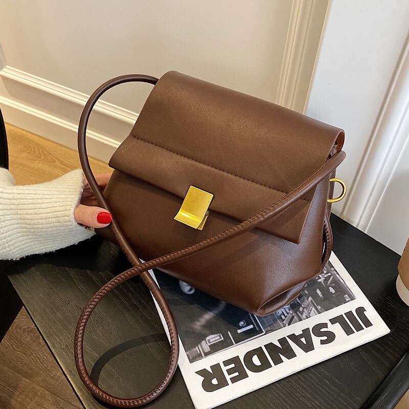 スタンダードオータムウィンターレッド レトロ 秋物 冬物 スクウェア メッセンジャーバッグ Tiancai_Wing_Bag66970695614