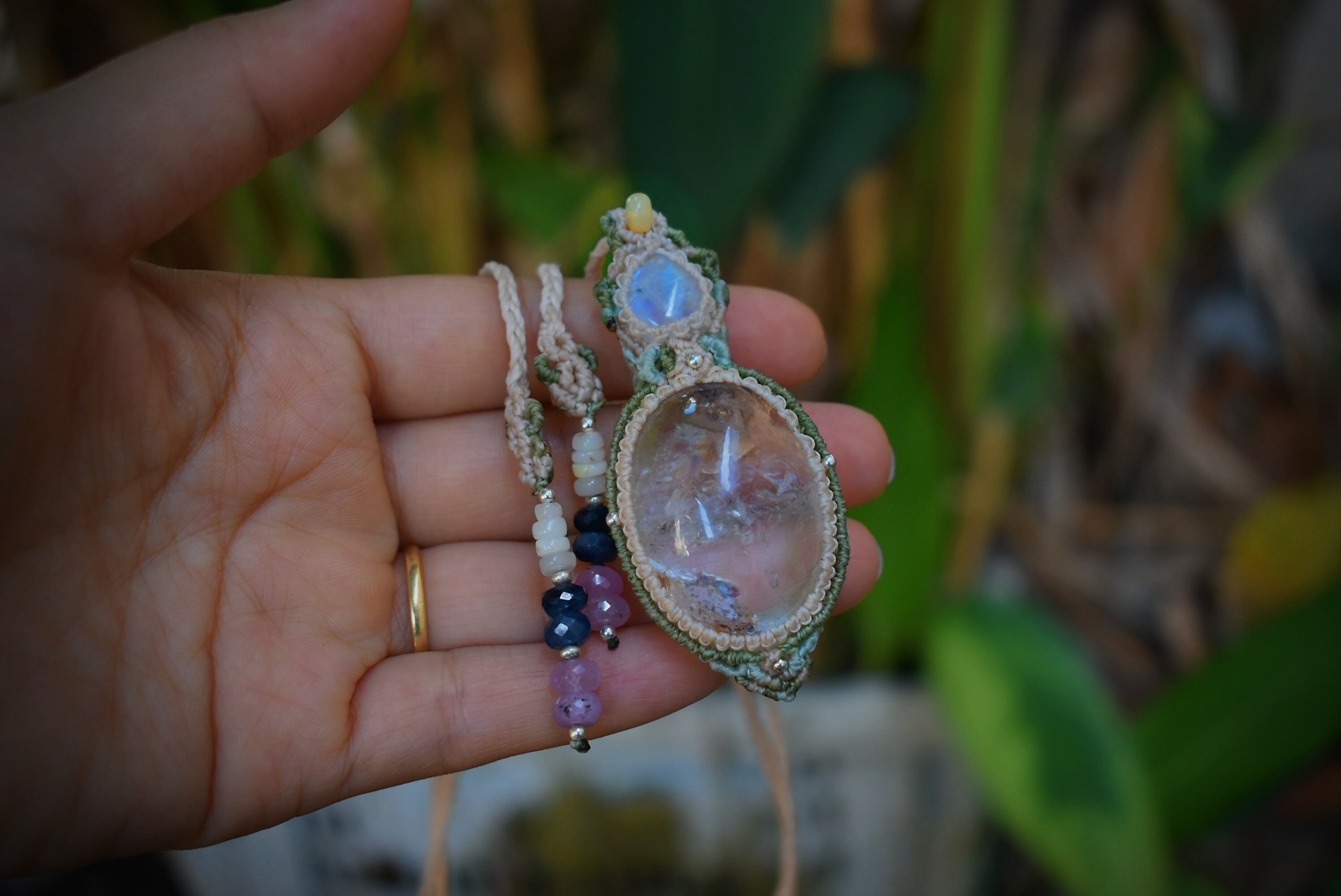 月と水晶☆レインボームーンストーン ＋ピンクガーデンクォーツ