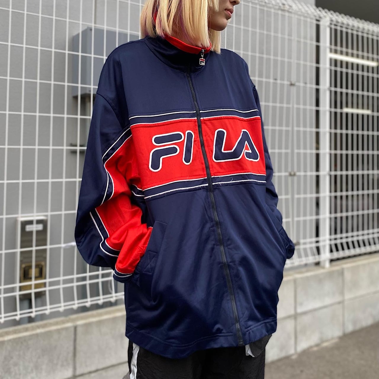 M02. 新品 FILA フィラ 長袖 ジャケット 袖ライン 紫 パープル