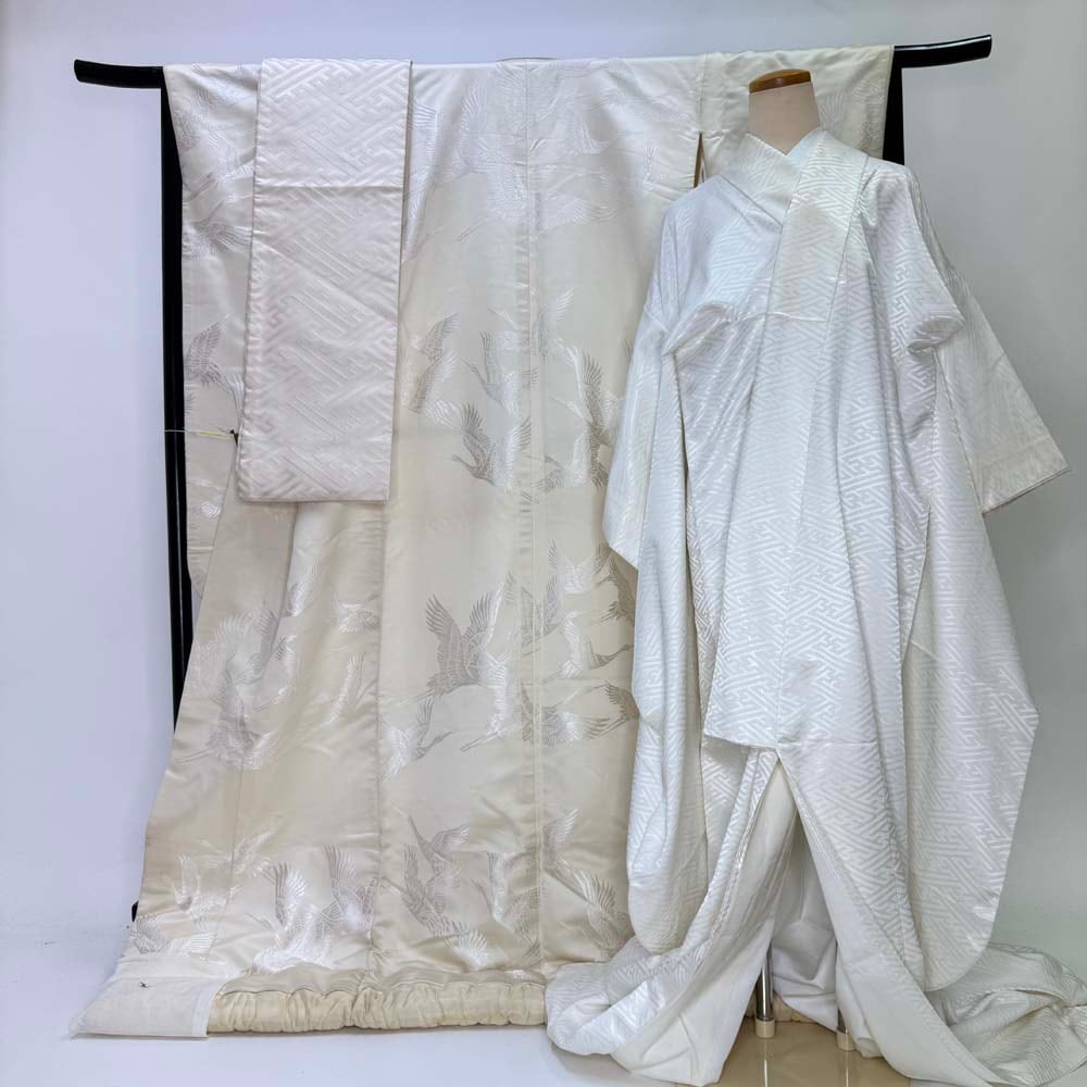白打掛 3点セット 帯 掛下 白無垢 白 撮影用 結婚式 花嫁衣装 裄65cm 身丈185cm 合繊 Mサイズ 4282 白打掛 3点セット 帯 掛下 白無垢 白 撮影用 結婚式 花嫁衣装 裄65cm