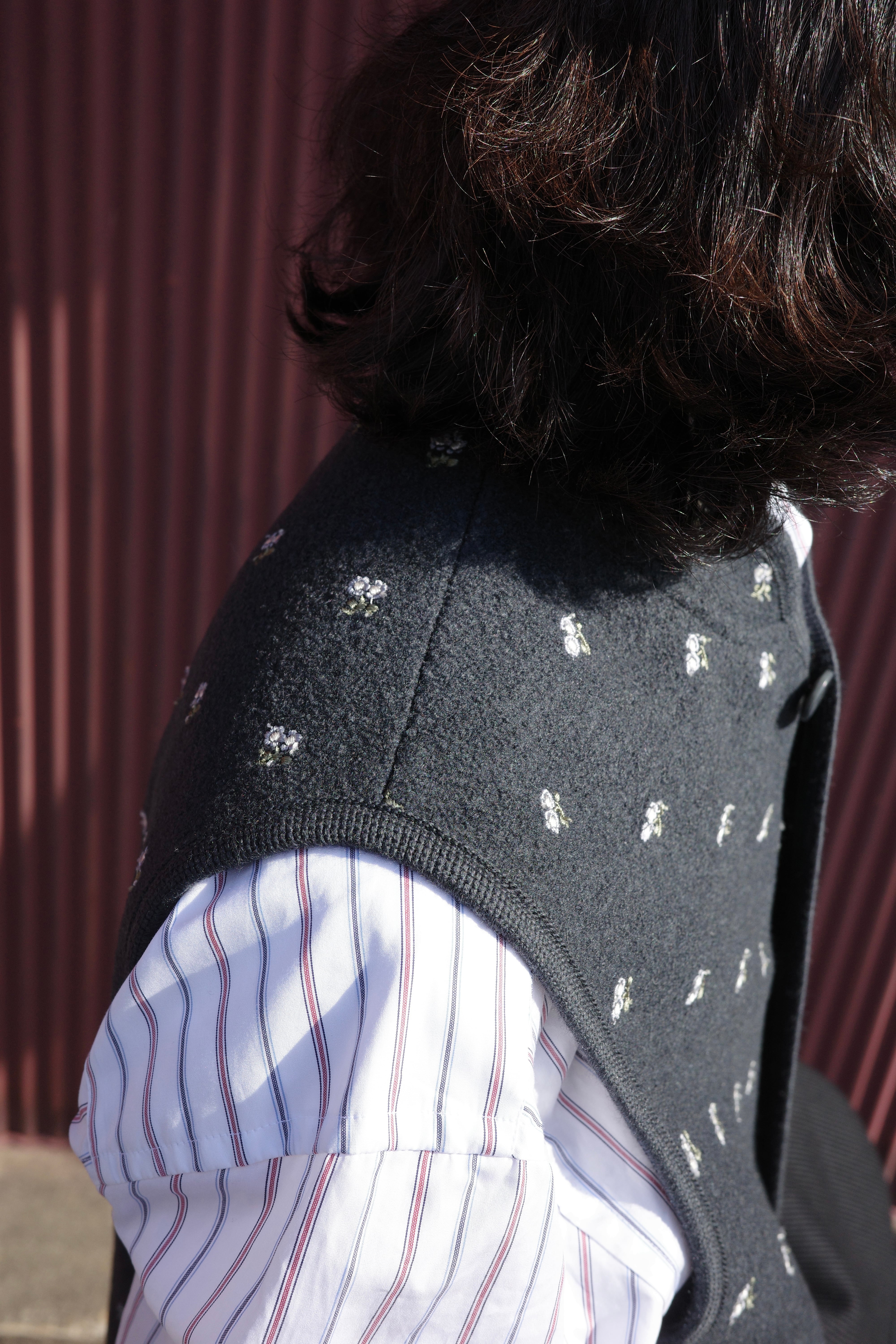 RIER【WALKER GILET -PLOMBE FLOWERS DENSE- 】 | lloomm