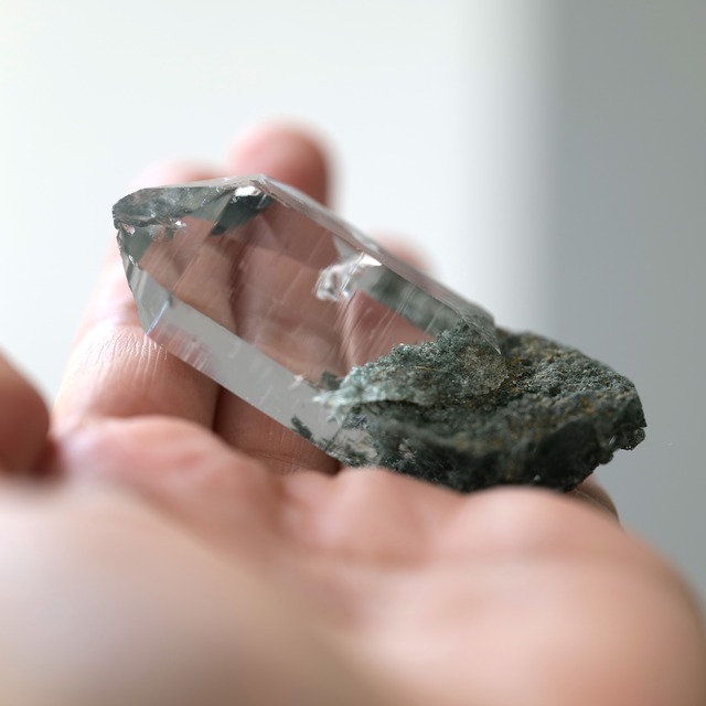 【今後、幻になっていく神的エネルギー】マニハール水晶　ポイント　No.189