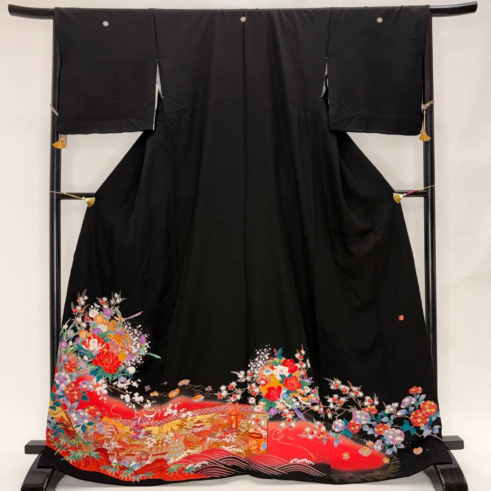 黒留袖 結婚式 紋付 リサイクル着物 正絹 裄66.7cm M size リメイク 中古 礼装 リユース 6401