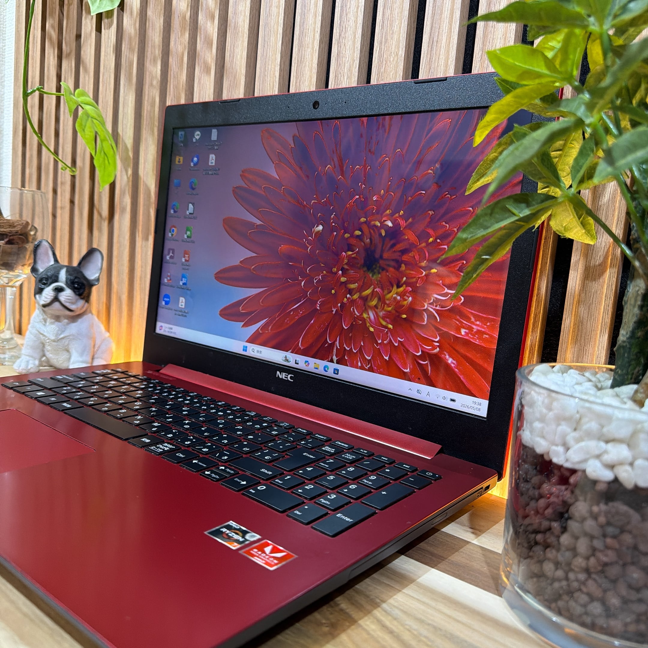 ノートPC 希少レッド 最上位Ryzen7‼️NEC LAVIE NS600☘ノートパソコン