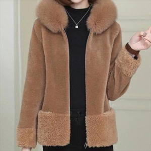 【送料無料】 アウター ショートコート パーカー 羽織り 3色 ショート ショート丈 袖あり 長袖 Vネック 無地 ファー 厚手生地 フリース 裏起毛 かわいい 大人可愛い 綺麗 シンプル カジュアル 大人 上品 おしゃれ お洒落 大人女子 こなれ感 コンサバ 定番アイテム トレンド 体型カバー フェミニン ガーリー ふわふわ 冬 30代 40代 レディース 女性用 ママ ママ服 OL 通勤 デート お出かけ 女子会 お呼ばれ お茶会 授業参観 休日 アウトドア 着回し 普段使い 韓国 韓国系 暖かい