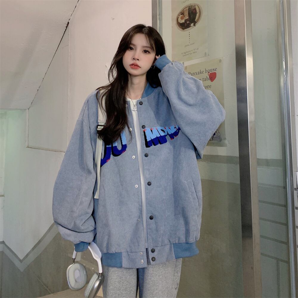 アウター レディース ブルゾン ジャケット ジャンパー 長袖 コーデュロイ かわいい 大人可愛い カジュアル おしゃれ お洒落 かっこいい レトロ こなれ感 ラフ メンズライク ボーイッシュ ルーズ 主役級 存在感 ストリート ロゴ 10代 20代 学生 通学 デート お出かけ 女子会 休日 アウトドア 着回し 普段使い 重ね着 韓国 韓国系 送料無料 ファッション コーデ スタイル 体型カバー トレンド 流行 インスタ映え M L XL ブルー グレー ゆったり ゆる オーバーサイズ