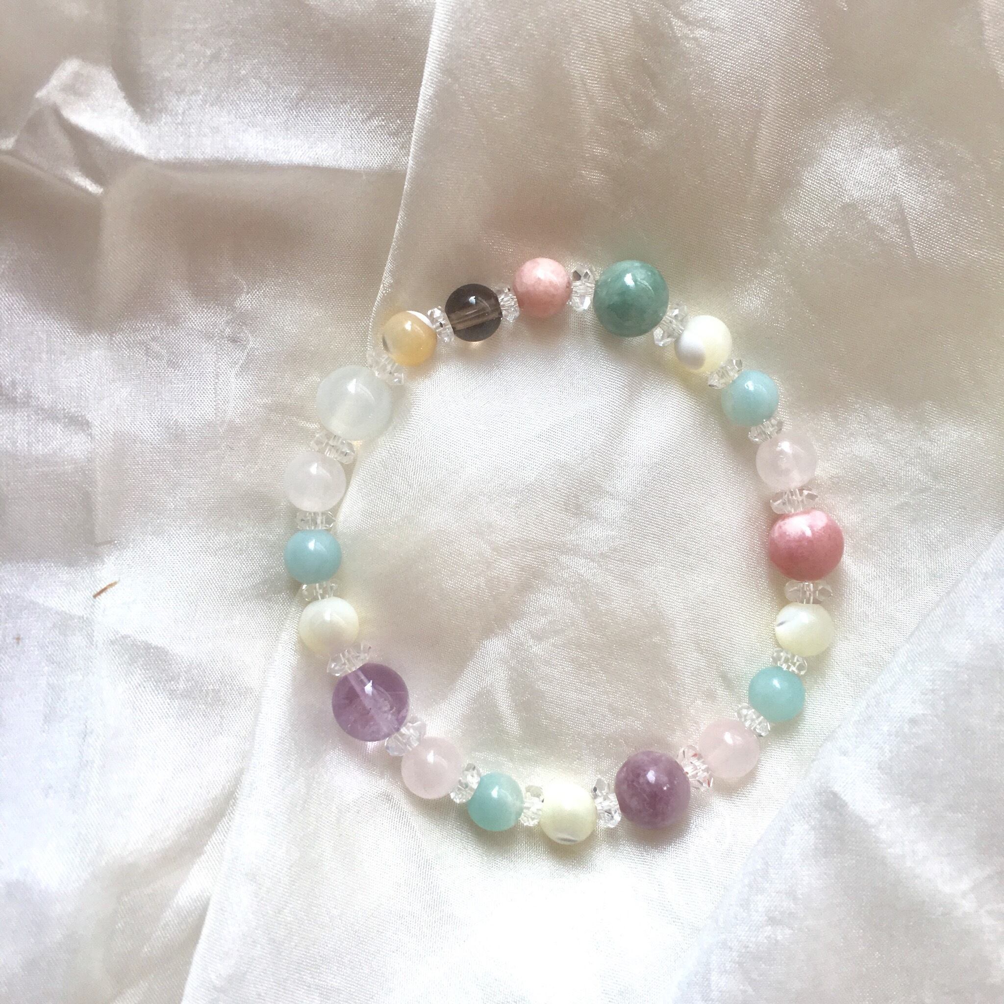 Kuan Yin クァンイン gemstone bracelet 