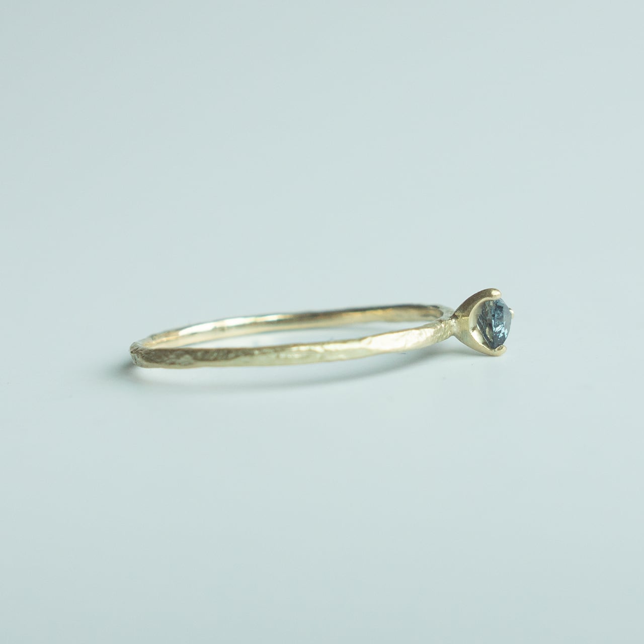 Rock Ring ーベキリーブルーガーネット | Kumiko Taya jewelry