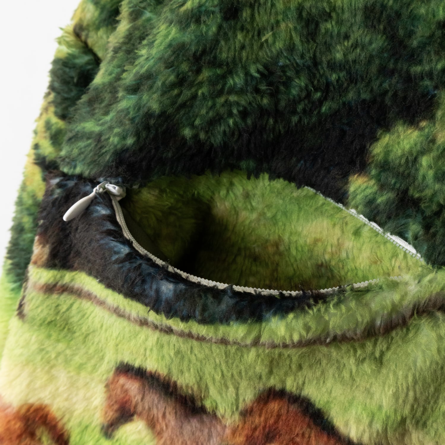 UNEEK BASEMNT - Discover independent style.