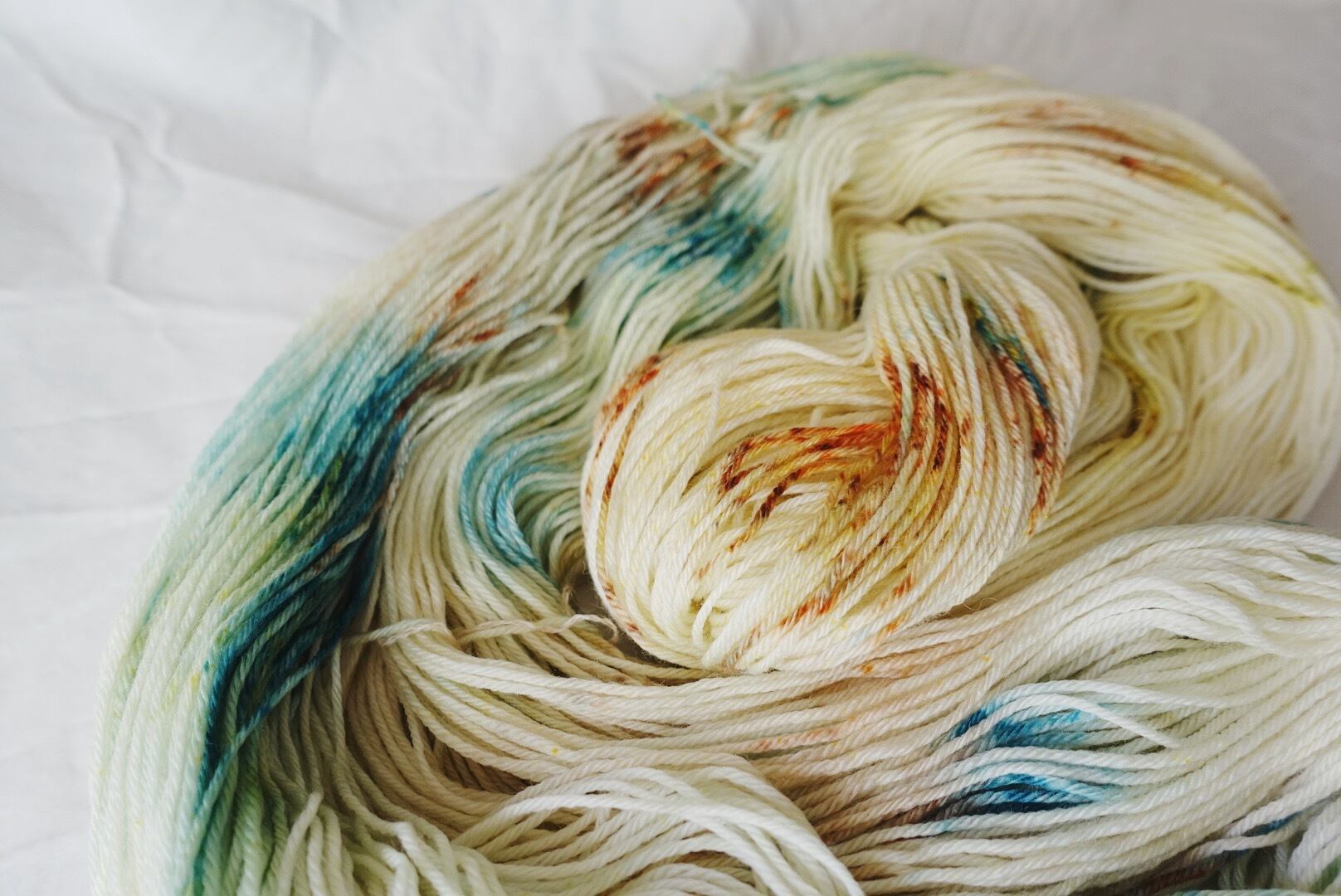 手染め毛糸]SperwashMERINO100_4PLY_足音 | 手染め毛糸のYaoskep Yarn