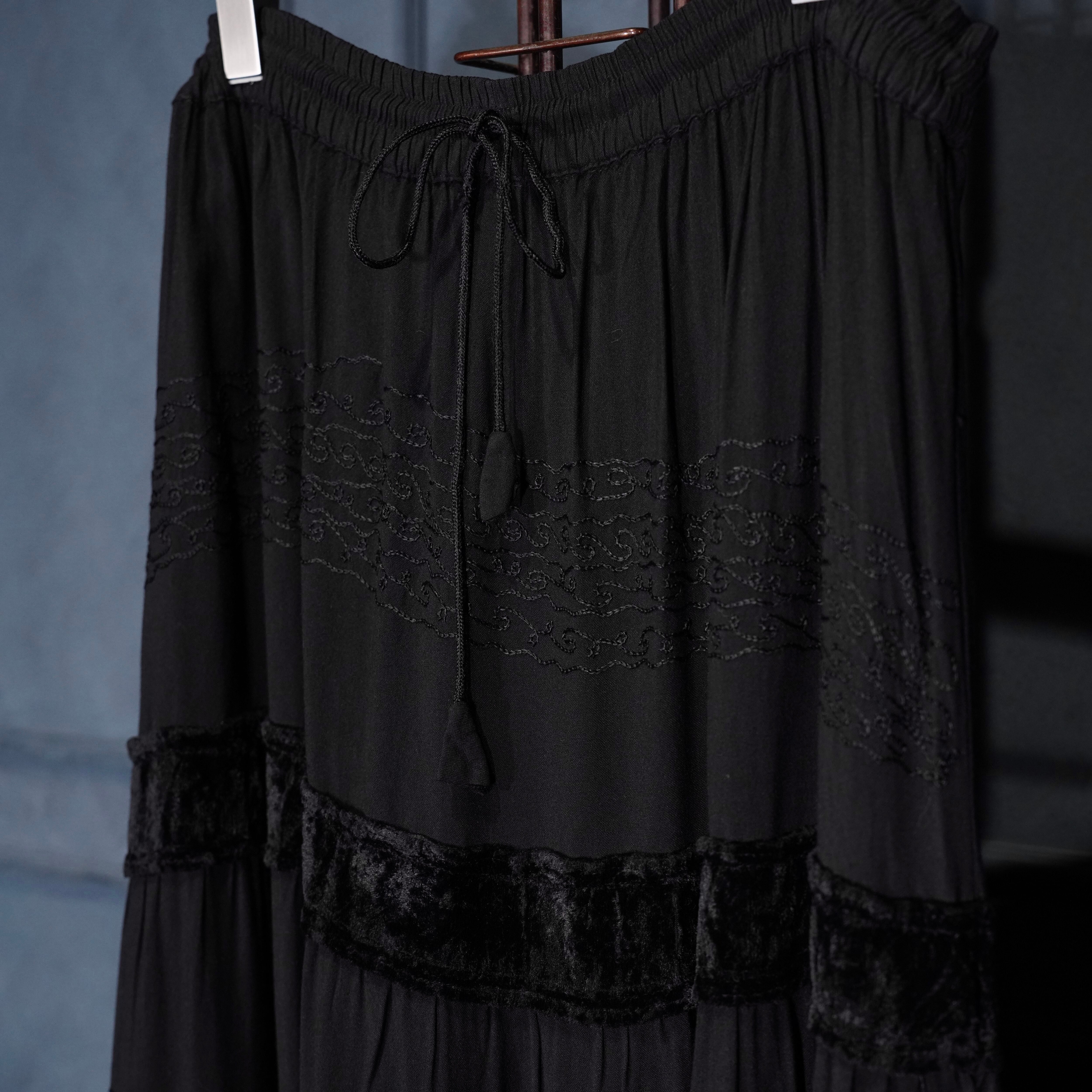 ロングスカート euro vintage skirt EU VINTAGE VELOUR LINE EMBROIDERY DESIGN LONG SKIRT/ヨーロッパ古着