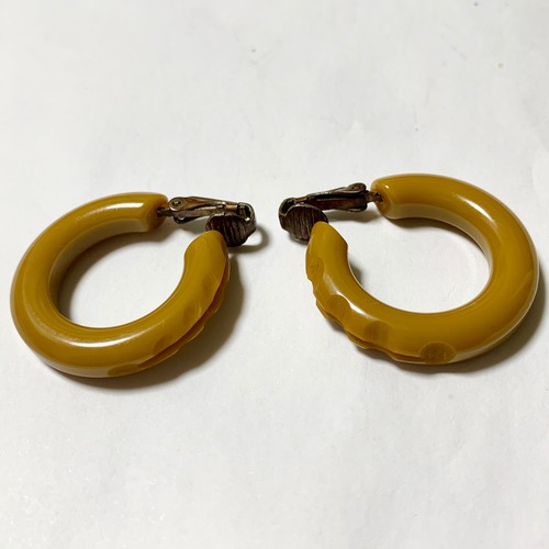 Vintage Mastered Color Carved Bakelite Hoop Earrings 