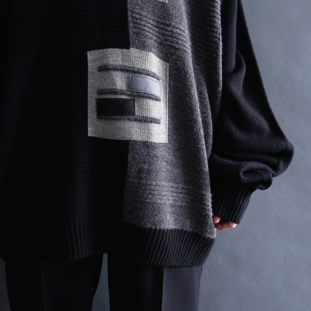 monotone pattern 3D square and line loose knit