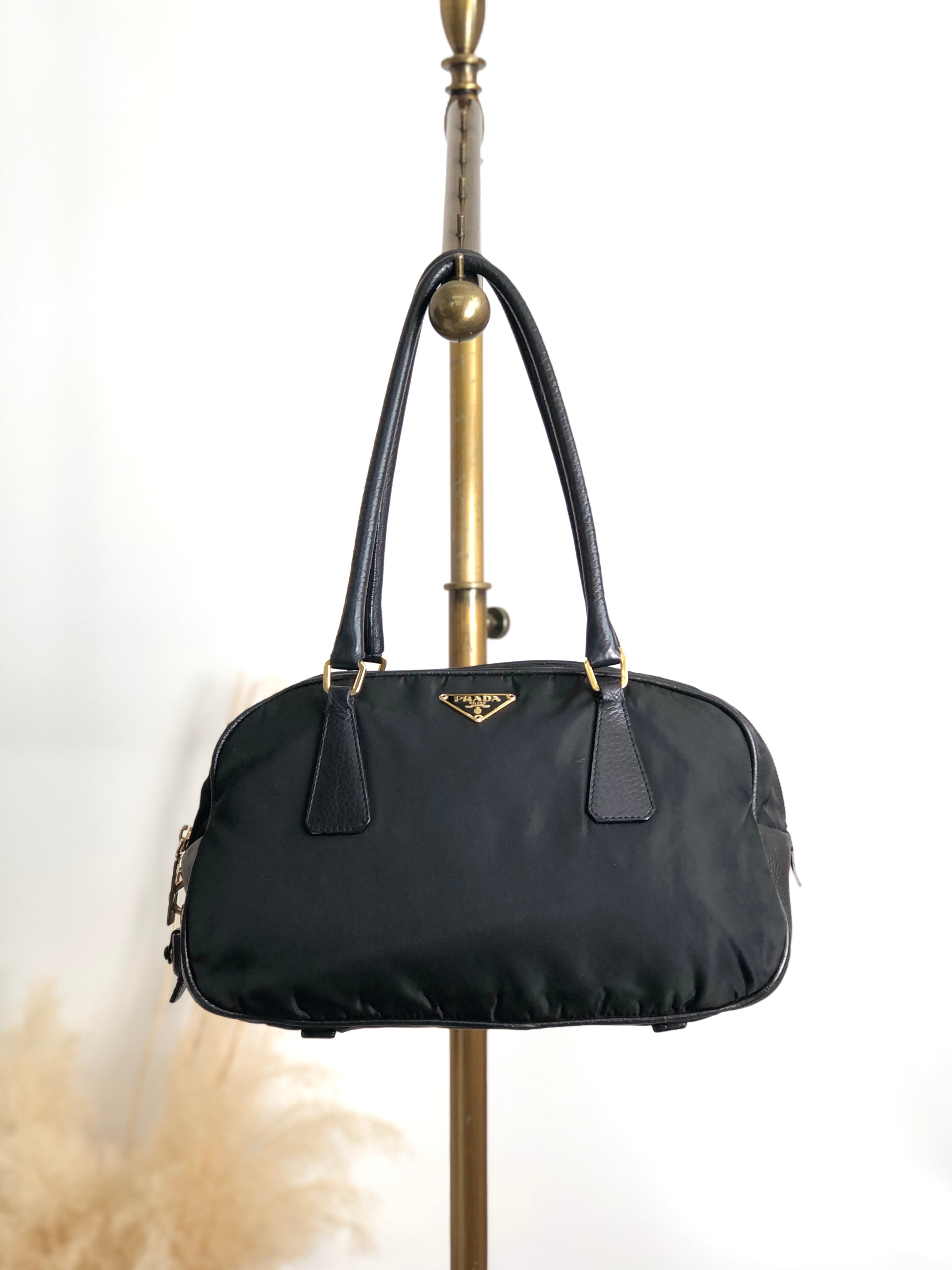 PRADA プラダ ハンドバッグ ブラック トライアングルロゴ ナイロン ミニボストン カデナ vintage ヴィンテージ オールド xamvs7