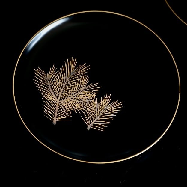 54024】輪島塗 木皿 松もよう（1枚） / Wajima Nuri Wooden Plate Pine