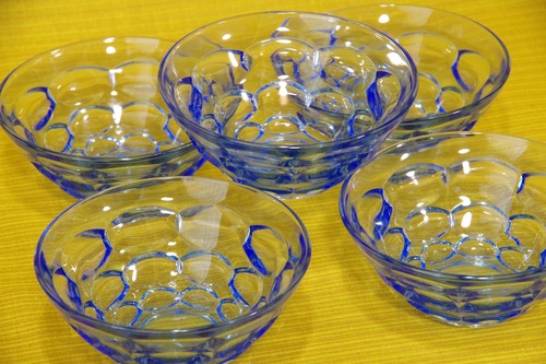 青いガラスのサラダボウル　５客セット！ブルー　小鉢　モダン　デザート皿　アイスクリーム　昭和レトロ　古道具