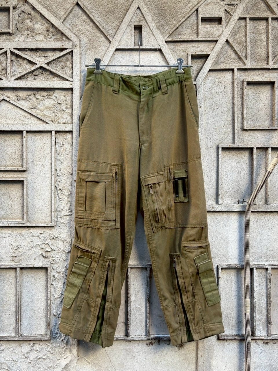 "GIMMICK MILITARY PANTS"