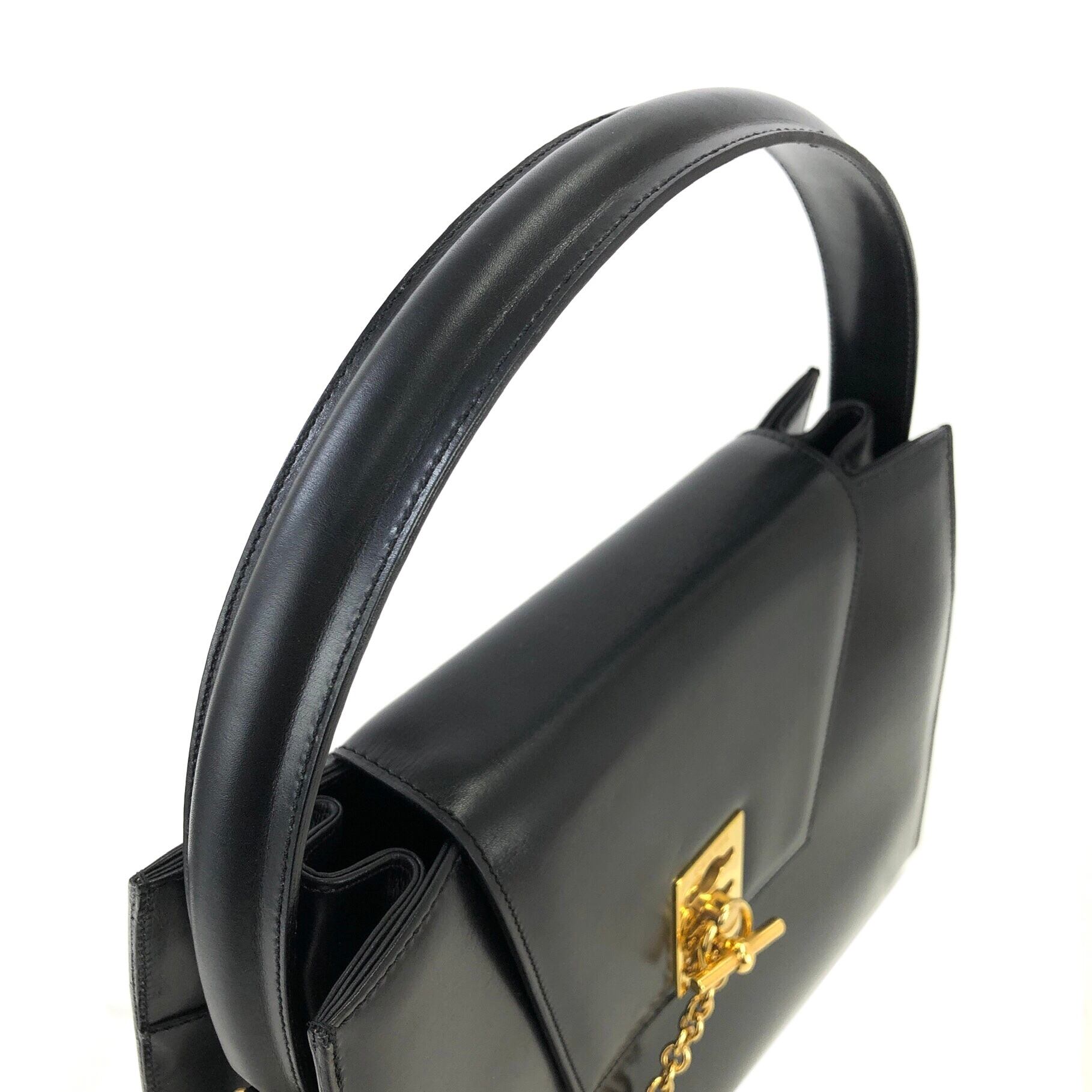 CELINE セリーヌ ガンチーニ 3連 チェーン レザー ハンドバッグ CELINE セリーヌ ガンチーニ 3連 チェーン レザー ハンドバッグ