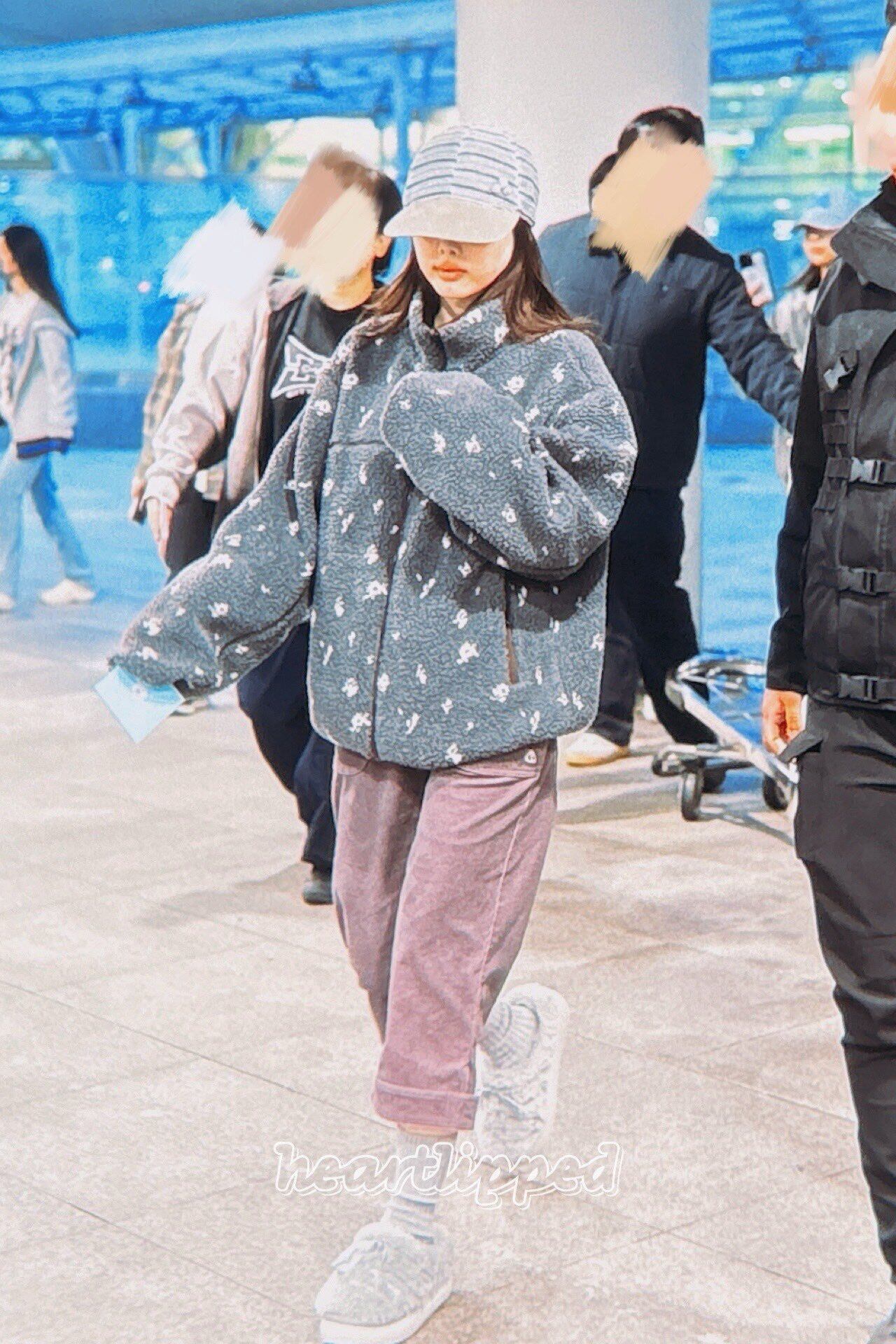 ☆TWICEナヨン 着用！！【COYSEIO】PETAL REVERSIBLE FLEECE JACKET