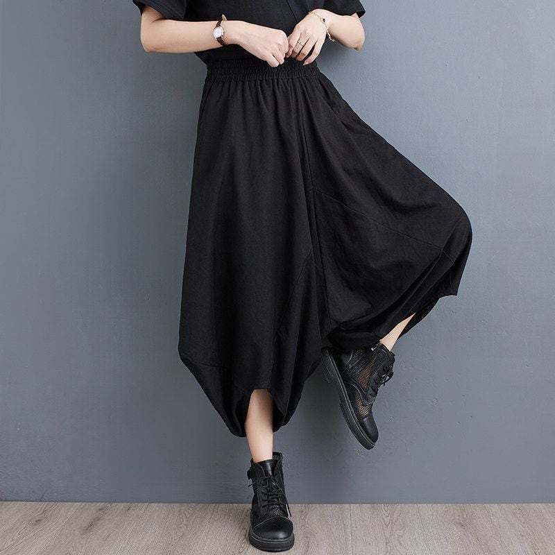 ASYMMETRIC DROP CROTCH WIDE LEG CROPPED PANTS M-18403