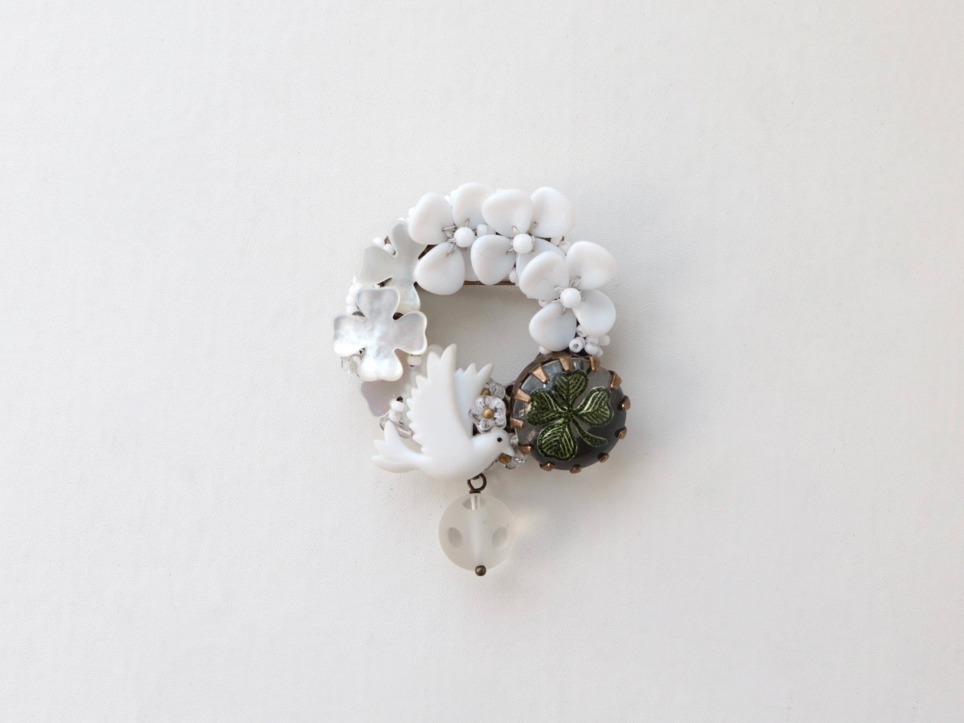 うさぎブローチ カナミビジュー ピンク カナミビジュー Kanami bijoux