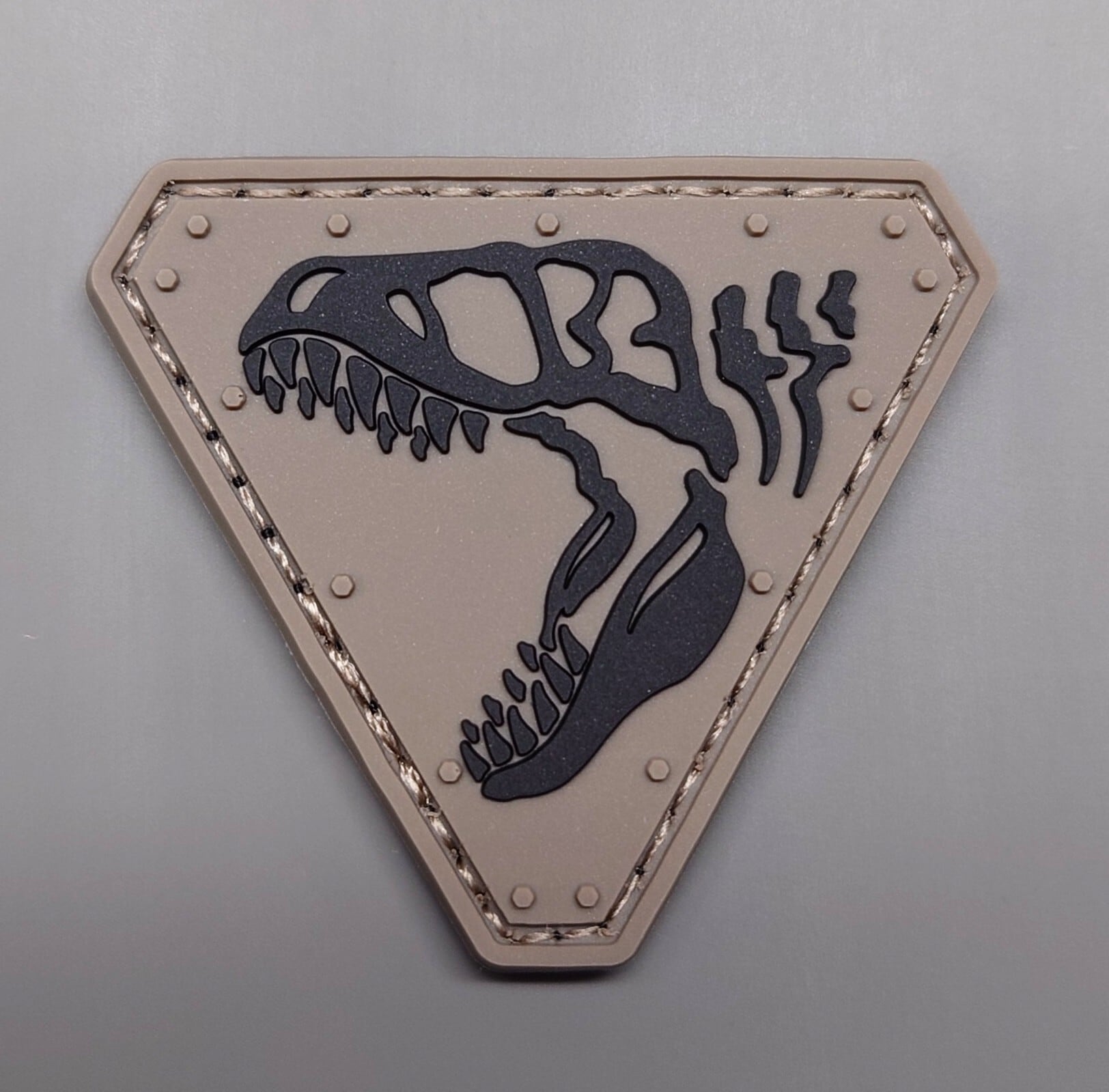 PVCワッペン-ティラノ- | LOGODRAM