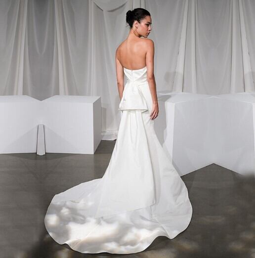 高品質！ ウエディングドレス ホワイト ロングトレーン ベアトップ（高  