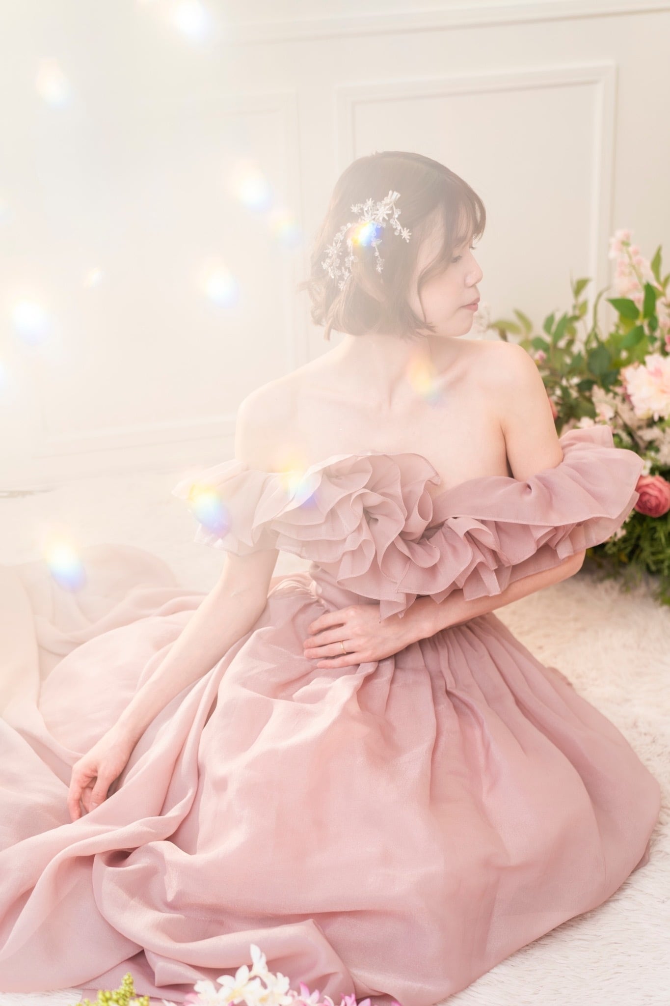 フリル付きピンクストラップレスドレス